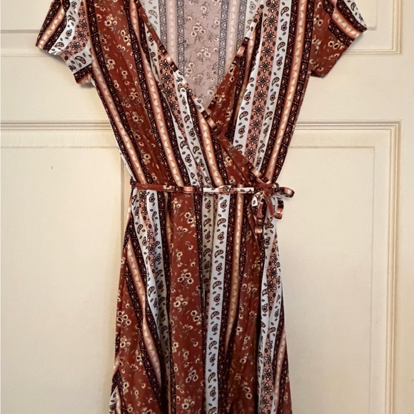 Derek Heart Dresses & Skirts - Derek Heart Brown and White Patterned Midi Dress